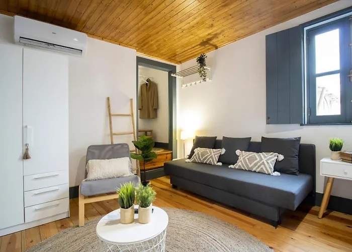 Se Velha 招待所 科英布拉