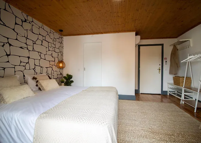 Se Velha 招待所 科英布拉